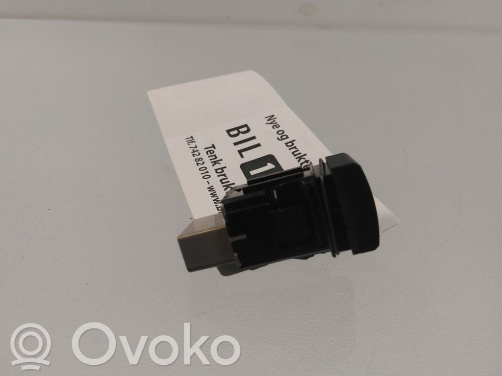 Toyota Corolla E210 E21 Inne przełączniki i przyciski 
