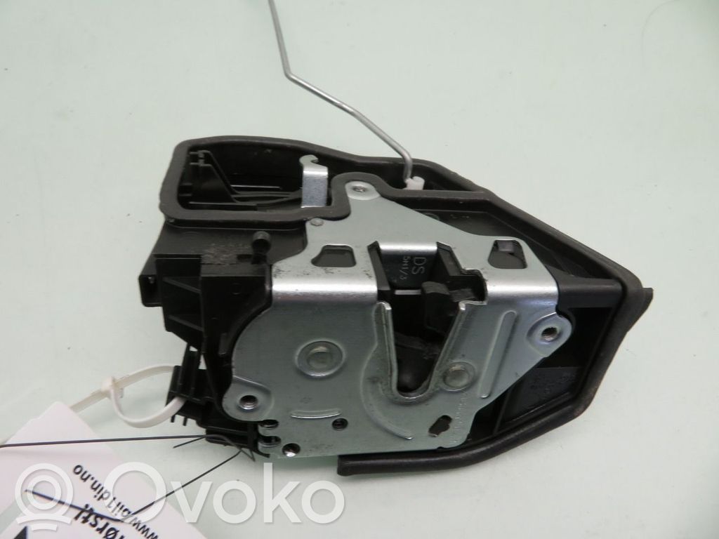 BMW 5 F10 F11 Takaoven lukko 