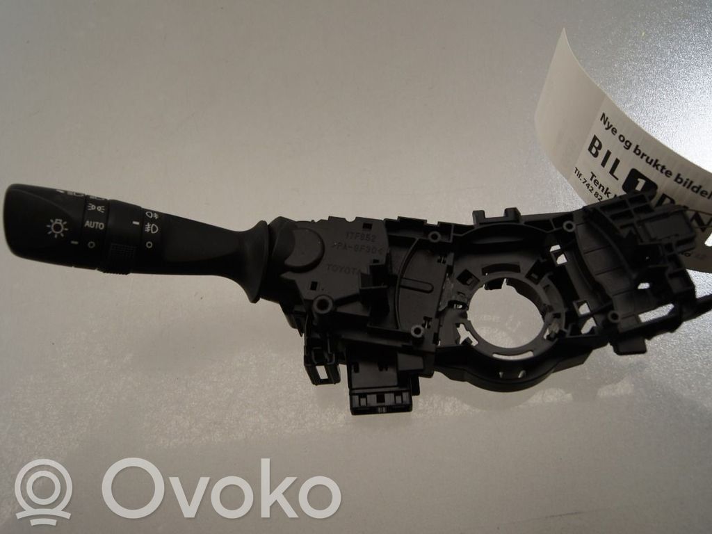 Toyota Auris E180 Autres commutateurs / boutons / leviers