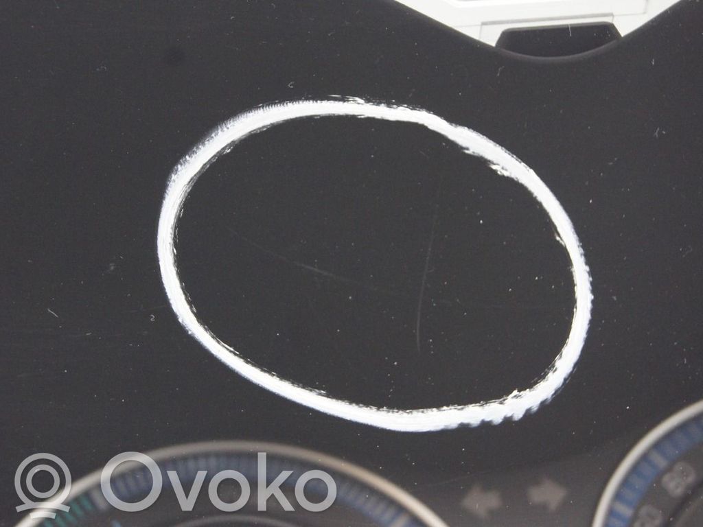 Toyota Auris 150 Geschwindigkeitsmesser Cockpit