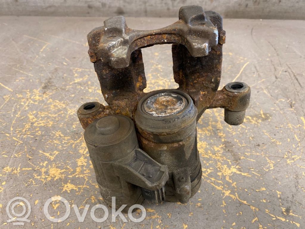Volkswagen Golf VII Bremssattel hinten 