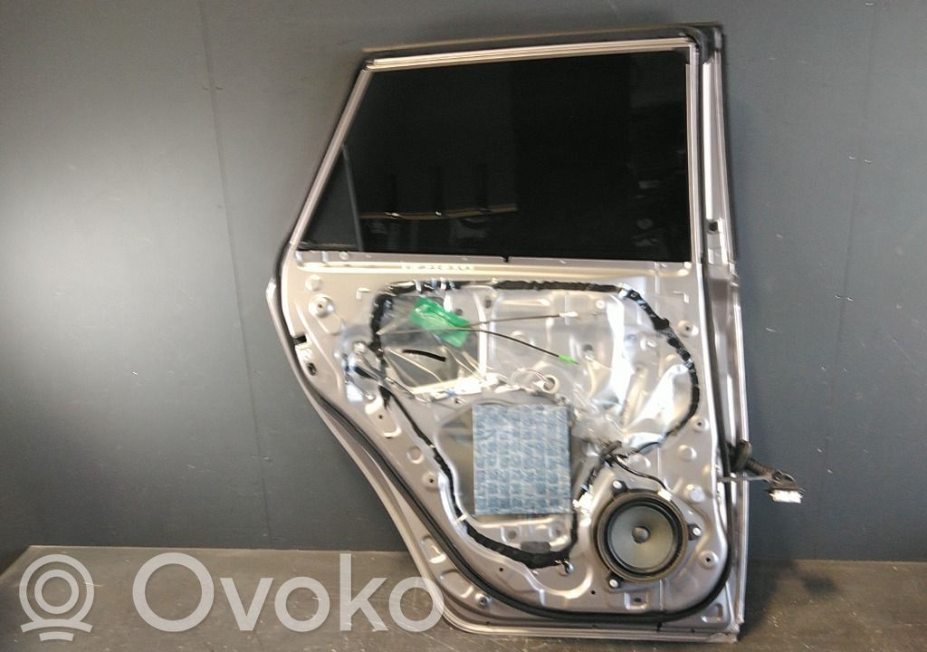 Toyota Auris E180 Porte arrière 