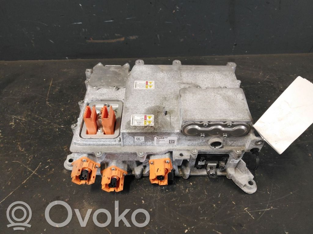 Volvo XC40 Convertor-inversor tensiune
