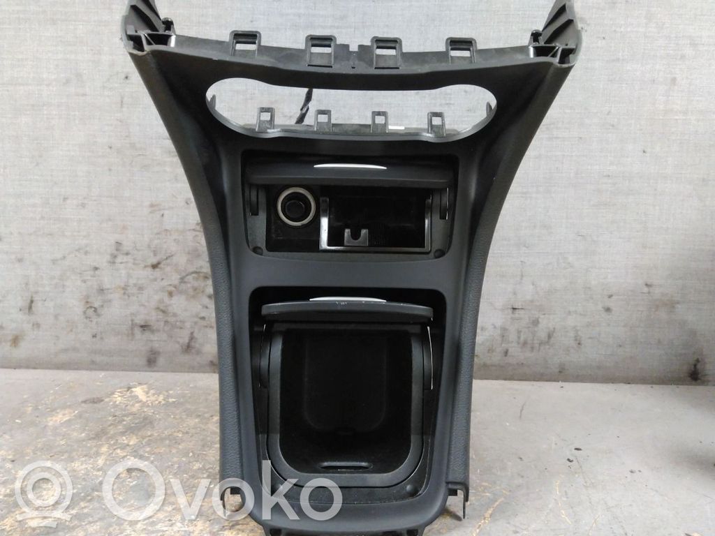 Mercedes-Benz CLA C117 X117 W117 Console centrale 