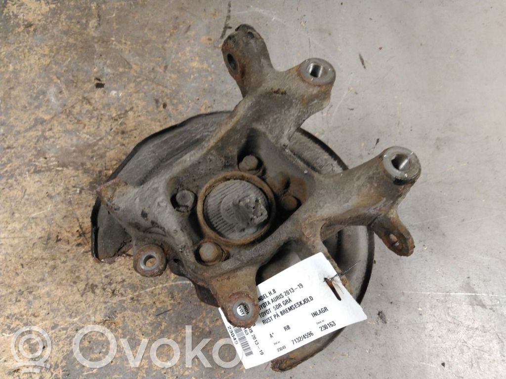 Toyota Auris E180 Mangueta de dirección de rueda trasera