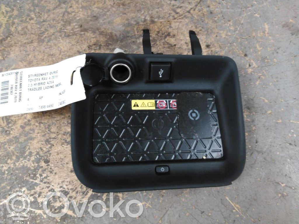 Toyota RAV 4 (XA50) Sonstige Steuergeräte / Module 