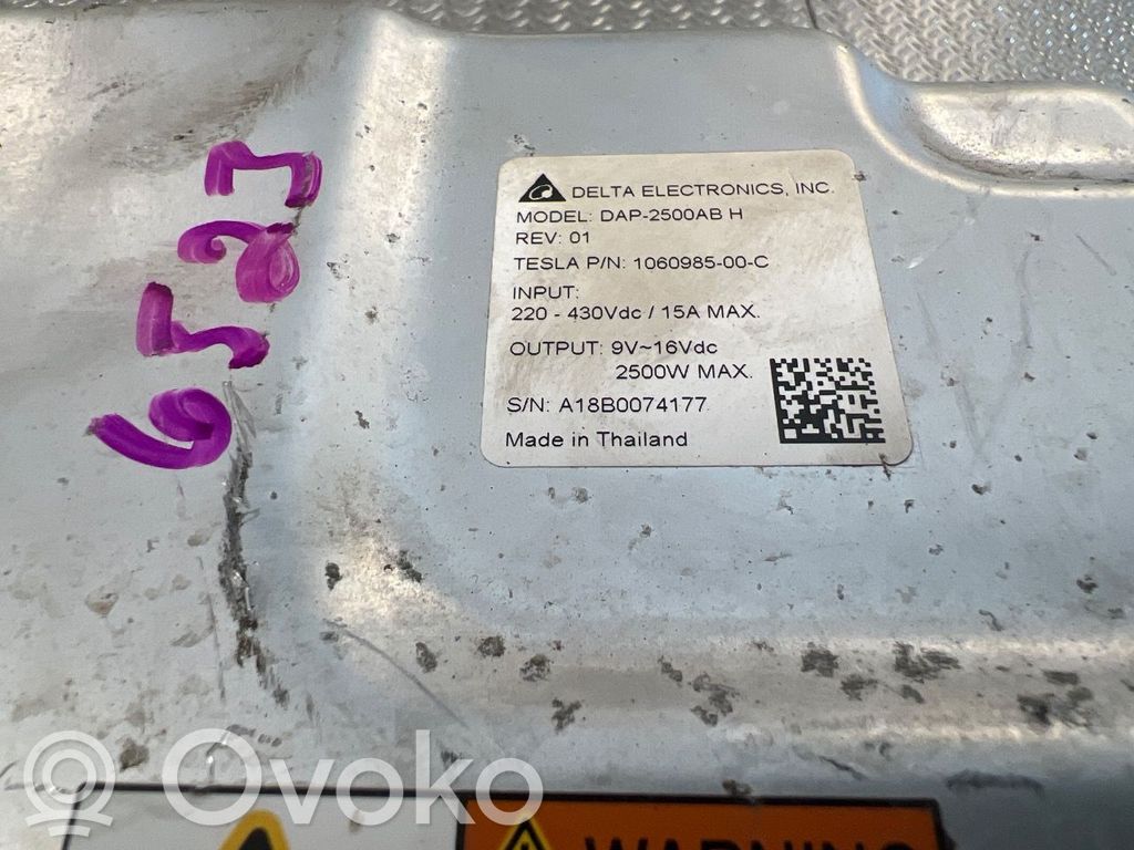 Tesla Model X Convertisseur / inversion de tension inverseur 