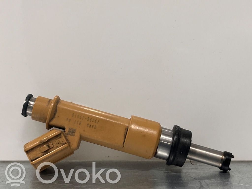 Toyota Avensis T270 Inyector de combustible