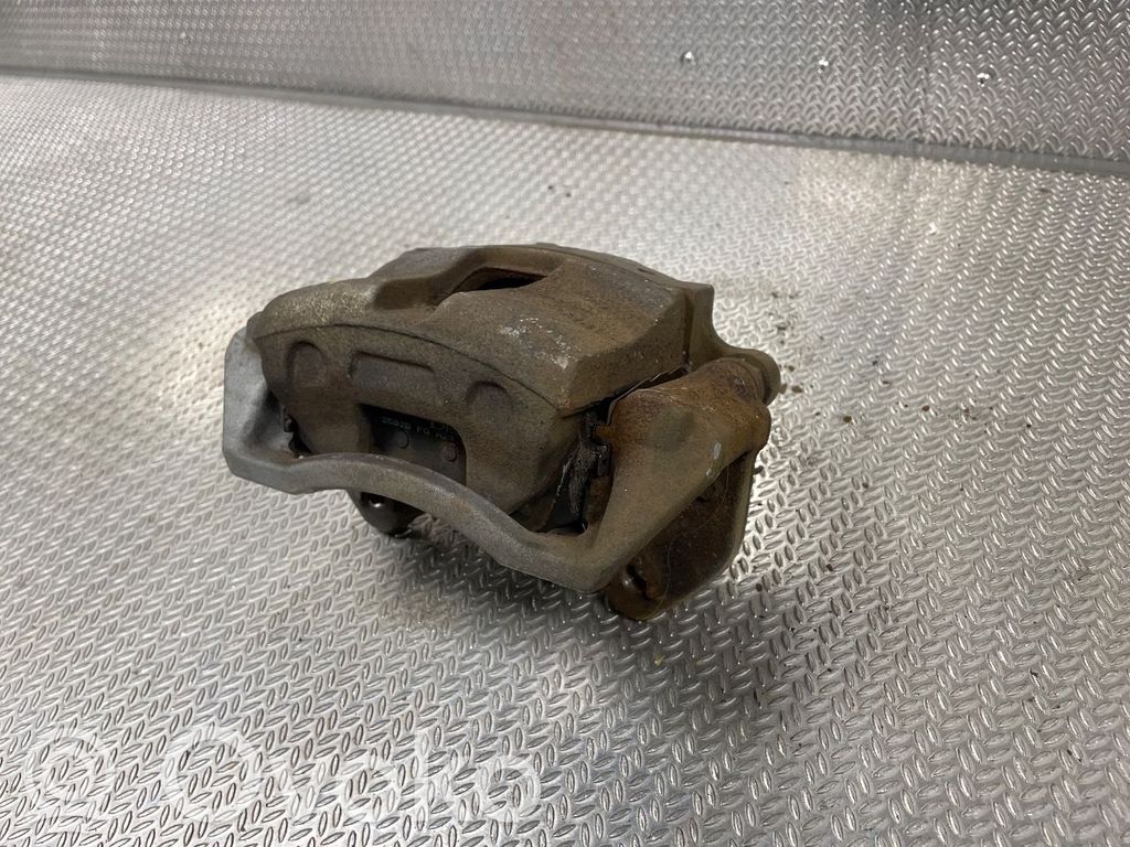 Hyundai Kona I Pinza del freno anteriore