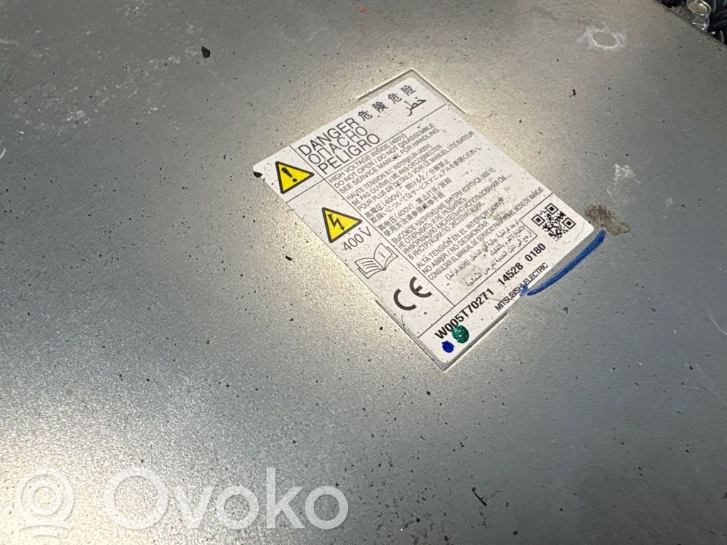 Mitsubishi Outlander Încărcător baterie (opțional) 