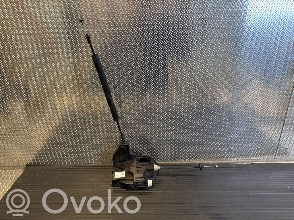 Jaguar I-Pace Takaoven lukko 