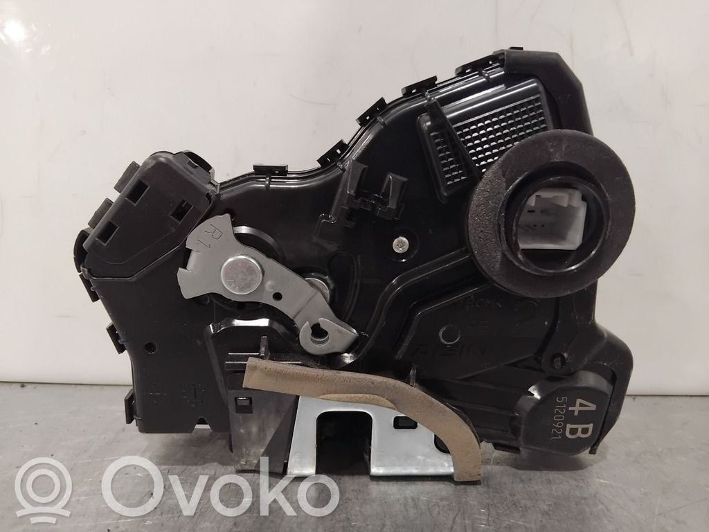 Toyota RAV 4 (XA40) Etuoven lukko