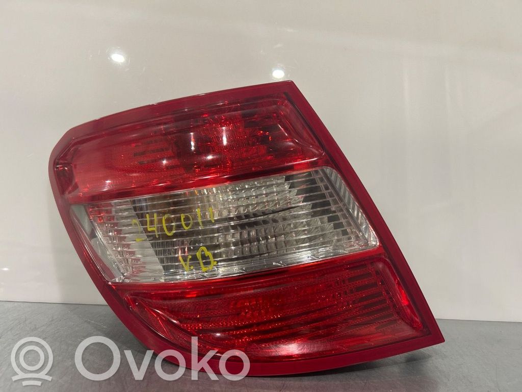 Mercedes-Benz C W204 Galinis žibintas kėbule