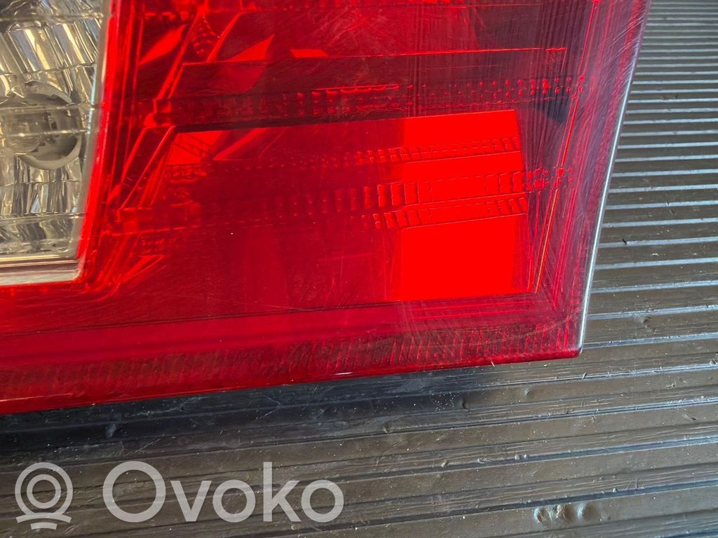 Toyota Auris E180 Feux arrière / postérieurs
