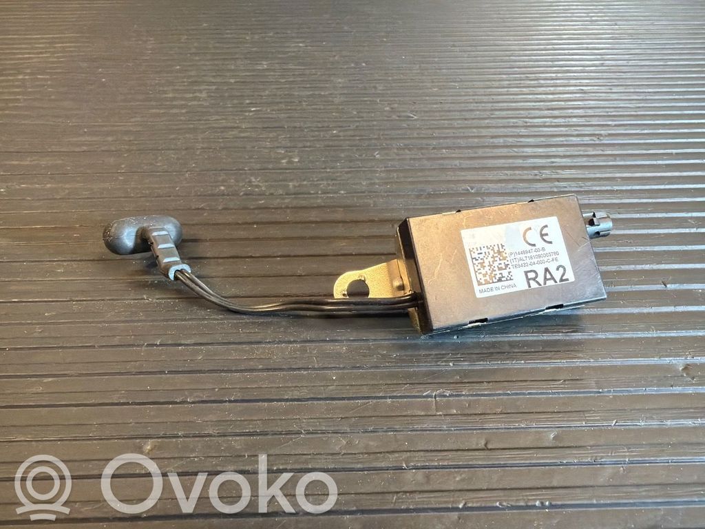 Tesla Model S Amplificateur d'antenne 
