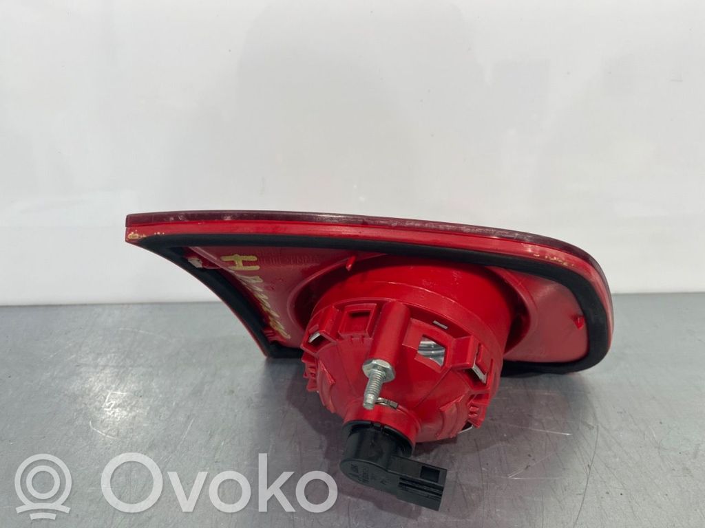 Volkswagen PASSAT B6 Lampa tylna 