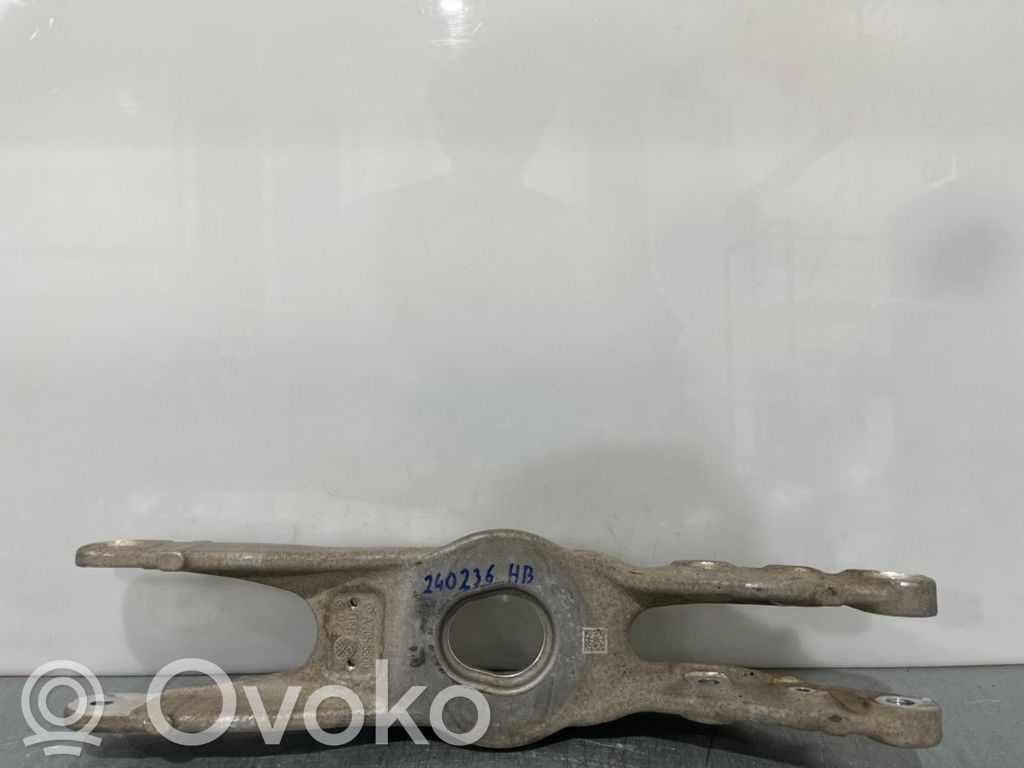 Mercedes-Benz EQC Takatukivarsi 