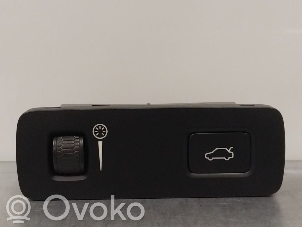 Volvo XC40 Schalter Kofferraum Heckklappe Kofferraumdeckel 