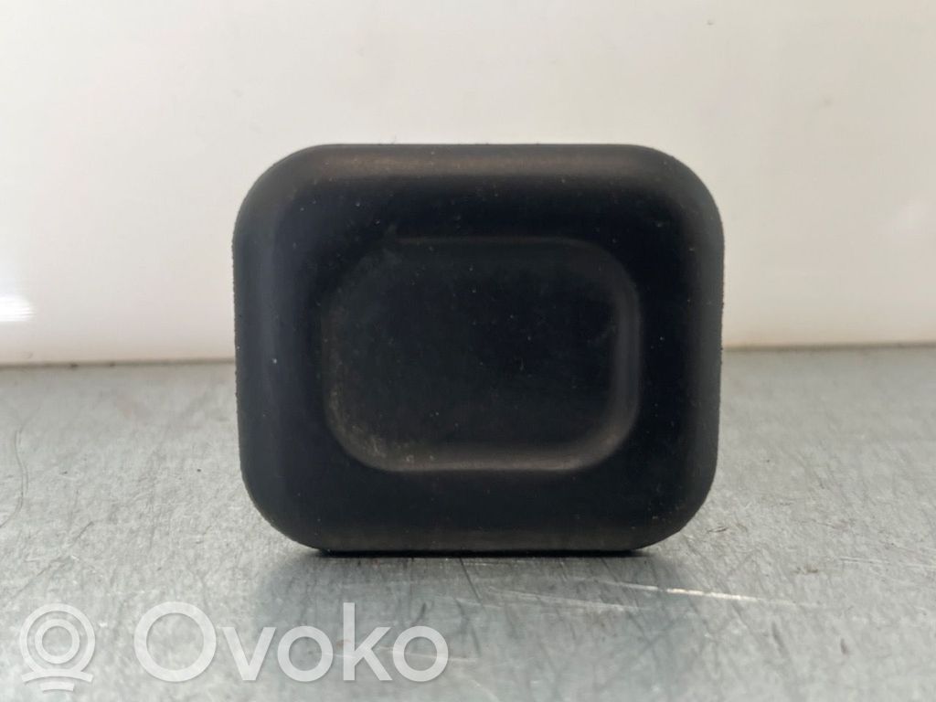 Peugeot 5008 II Interruptor para abrir la puerta trasera