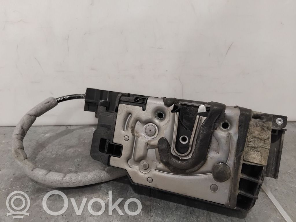 Mercedes-Benz EQC Cerradura de puerta delantera 