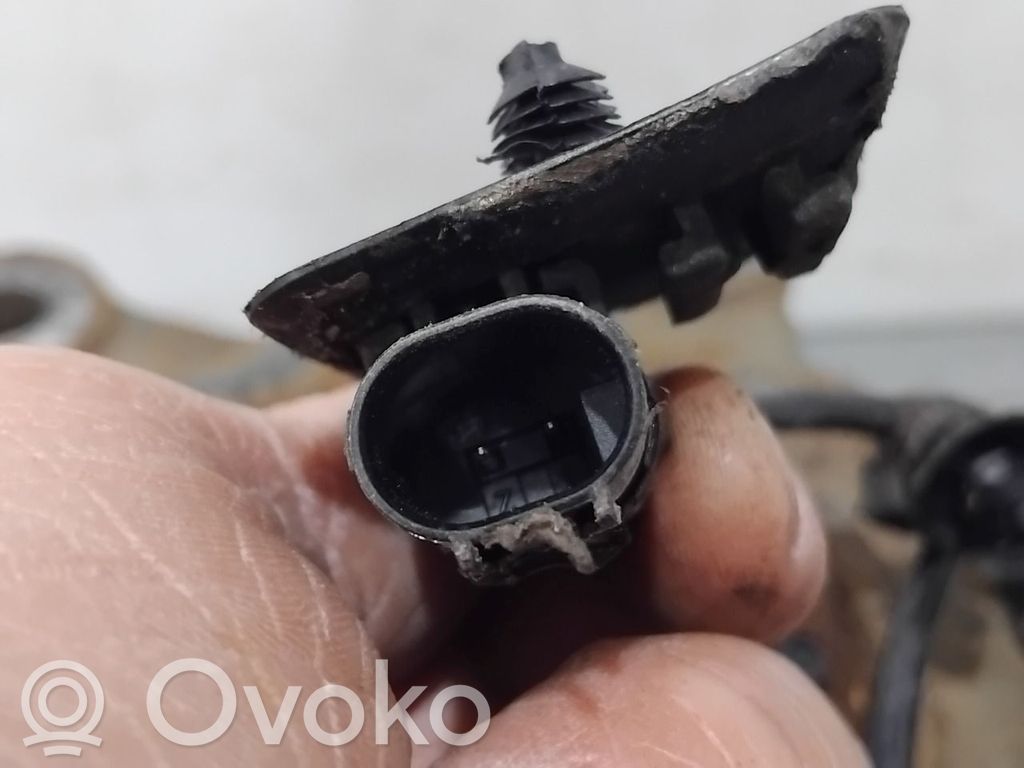 Mercedes-Benz Vito Viano W447 Aizmugurē riteņa rumbas vārpstas šarnīrs (stupica, capfa)
