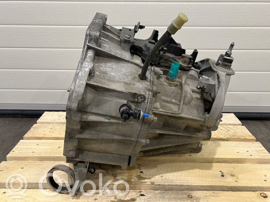 Nissan NV300 Cutie viteze manuală cu 6 trepte