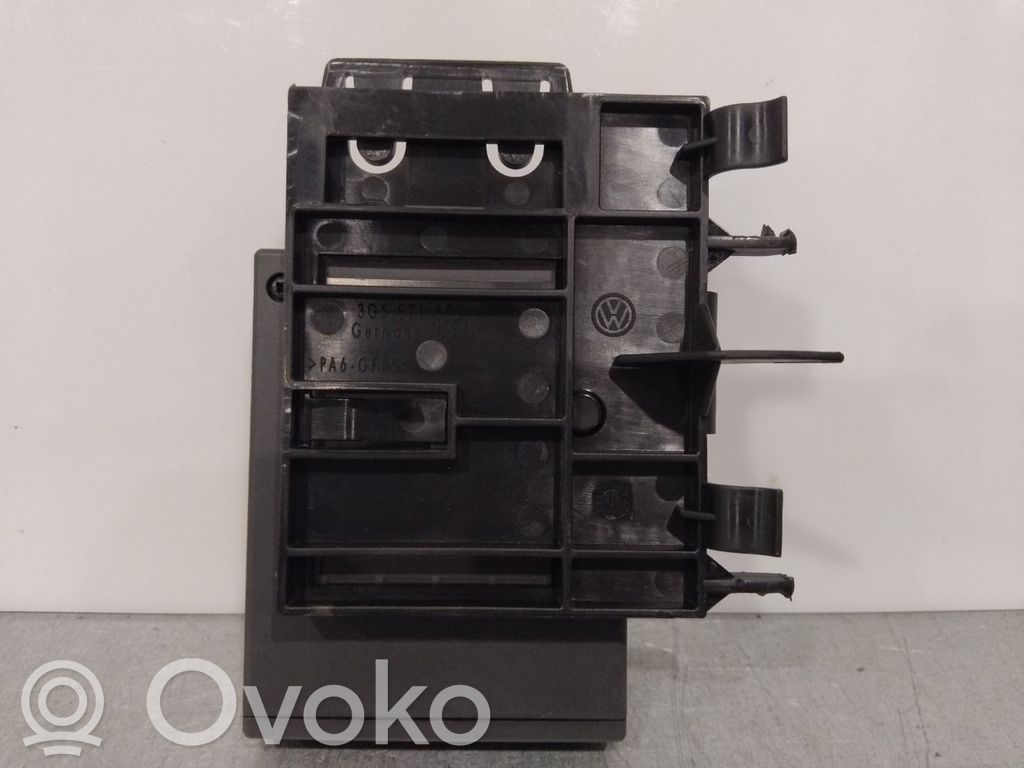 Volkswagen PASSAT B8 Sonstige Steuergeräte / Module