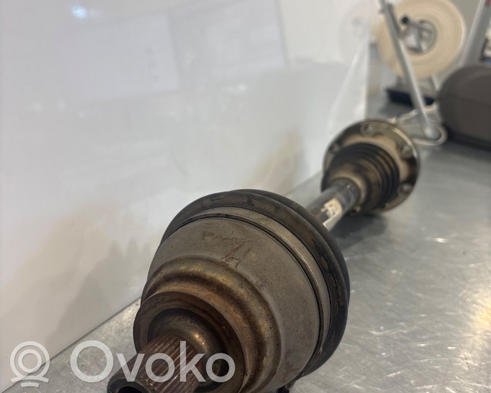 Volkswagen PASSAT B7 Etuvetoakseli 