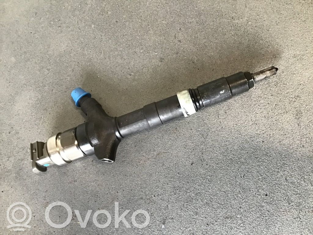 Toyota Avensis T250 Inyector de combustible