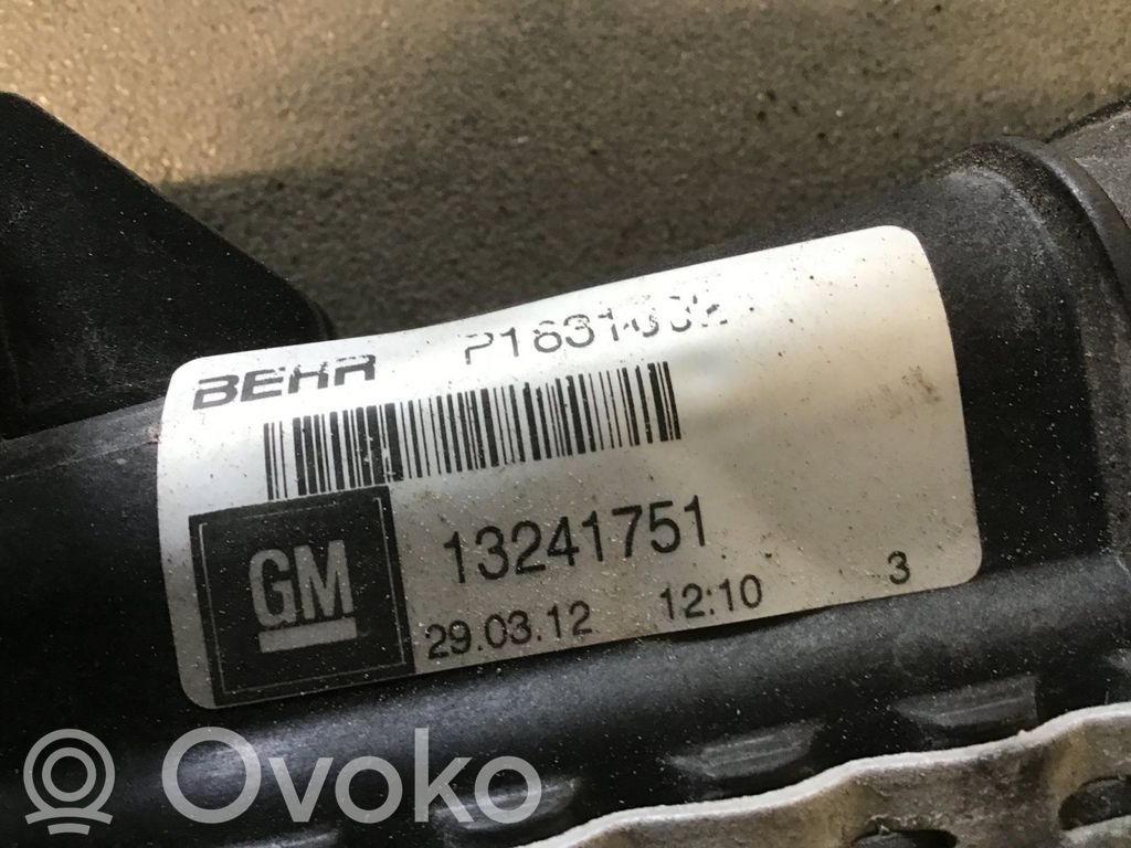 Opel Insignia A Välijäähdyttimen jäähdytin 