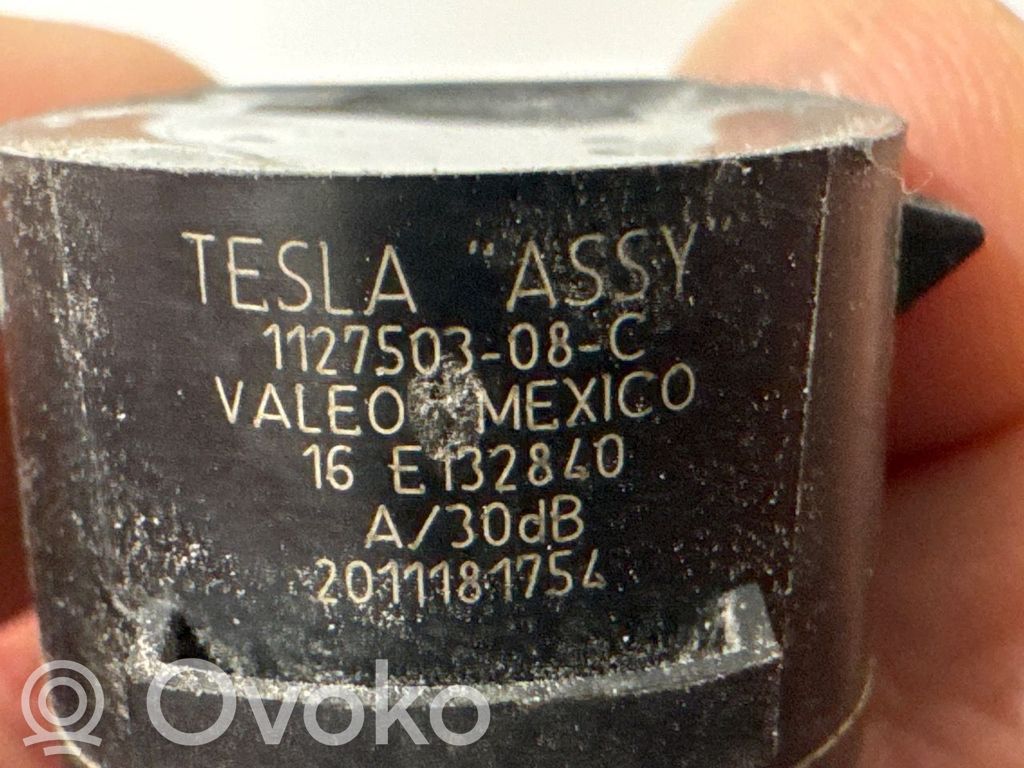 Tesla Model 3 Parkavimo (PDC) daviklių jungtukas