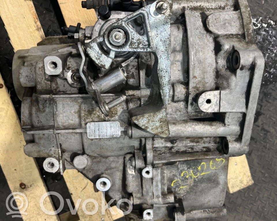 Volkswagen PASSAT B6 Manual 6 speed gearbox