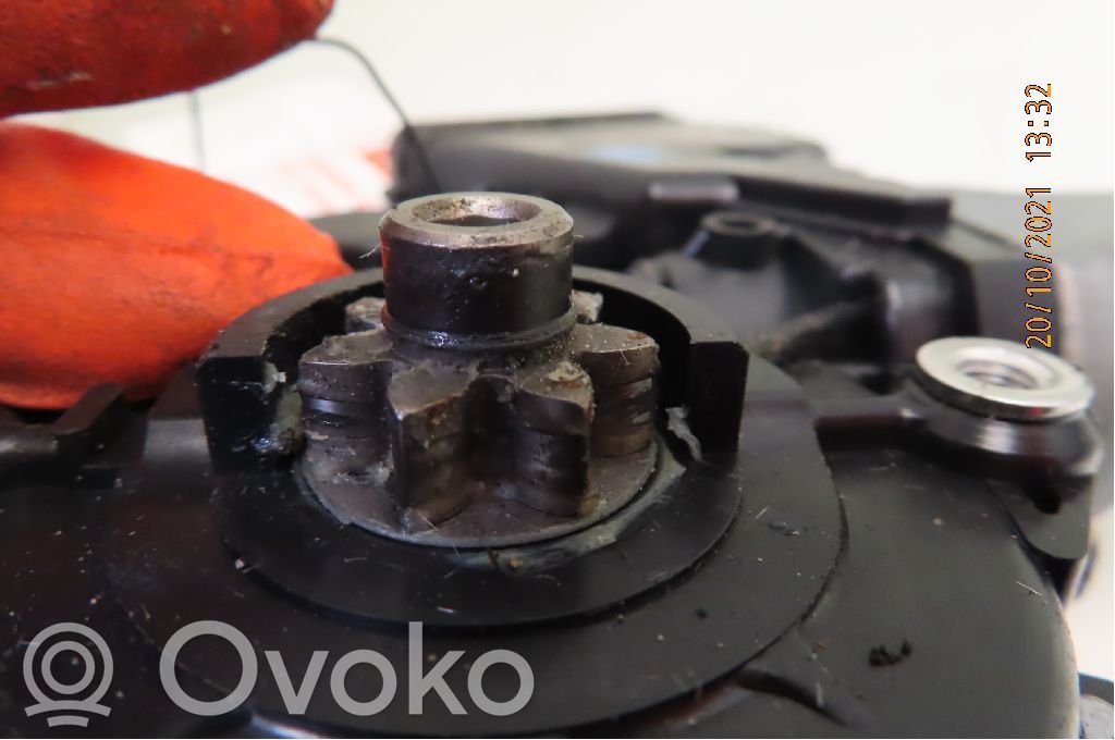 Toyota RAV 4 (XA30) Podnośnik szyby drzwi z silniczkiem 