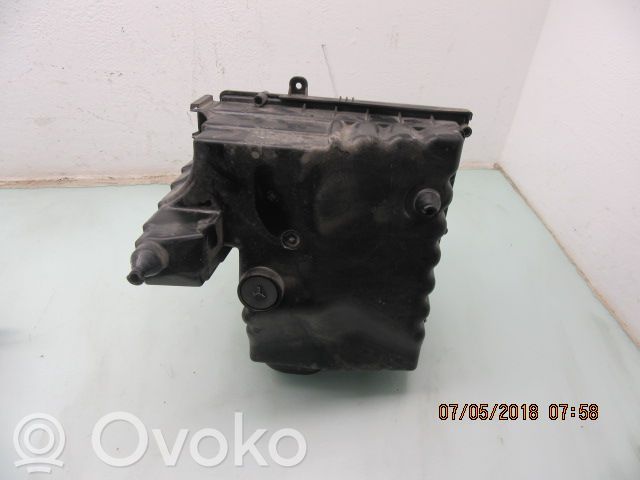 Land Rover Discovery 4 - LR4 Ilmansuodattimen kotelo 