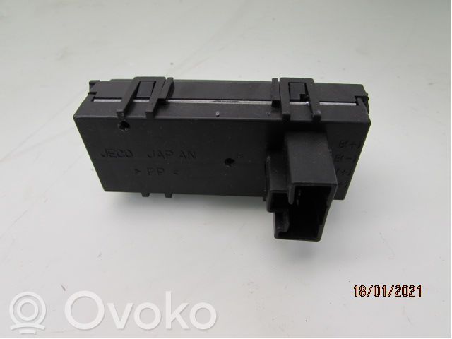 Toyota Prius (NHW20) Clock 