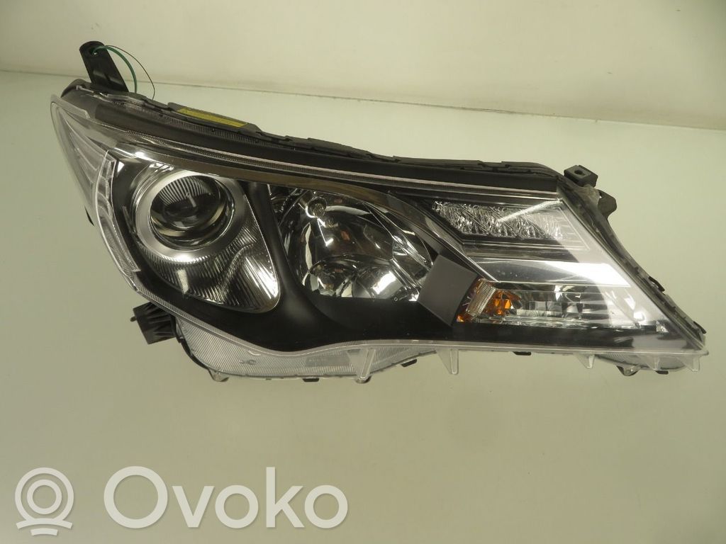 Toyota RAV 4 (XA40) Phare frontale