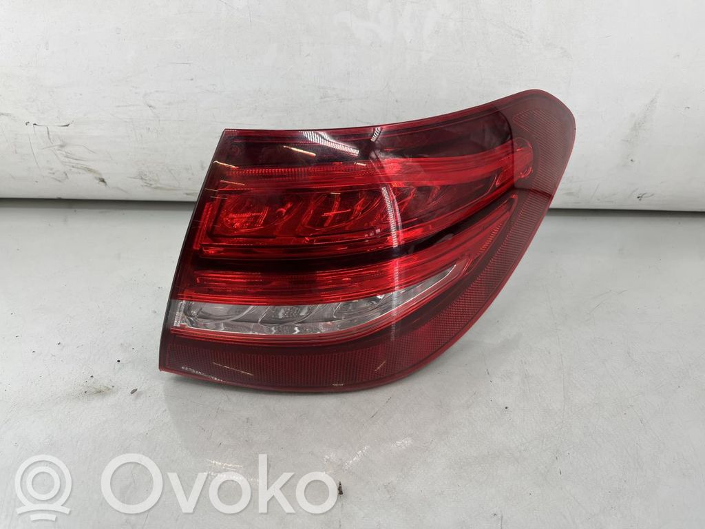 Mercedes-Benz C W205 Feux arrière / postérieurs 