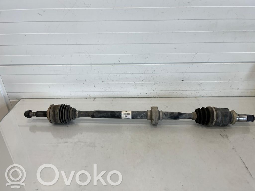 Toyota Auris E180 Półoś przednia