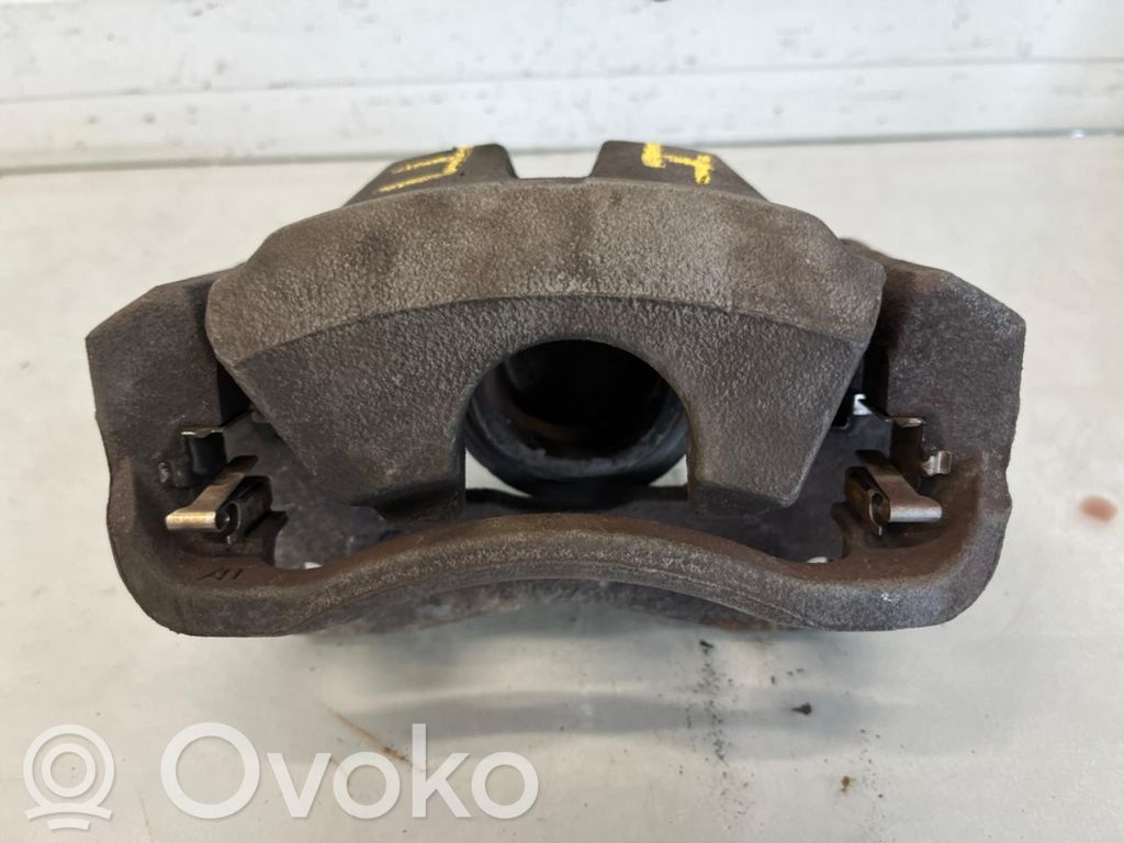 Toyota Auris E180 Priekšējais suports 