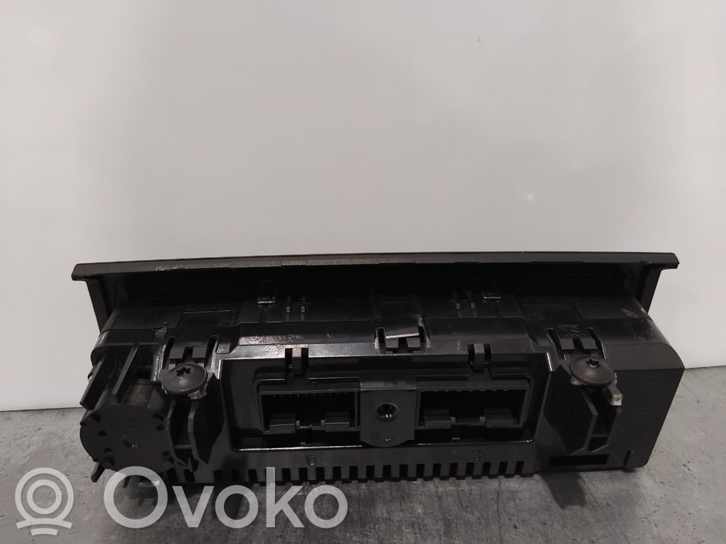 Skoda Fabia Mk2 (5J) Console centrale, commande chauffage/clim 