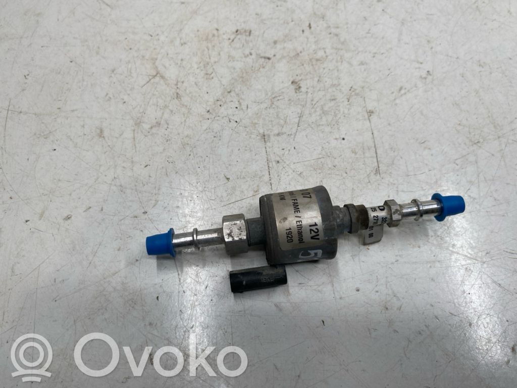 Volvo XC40 Pompă combustibil în rezervor 