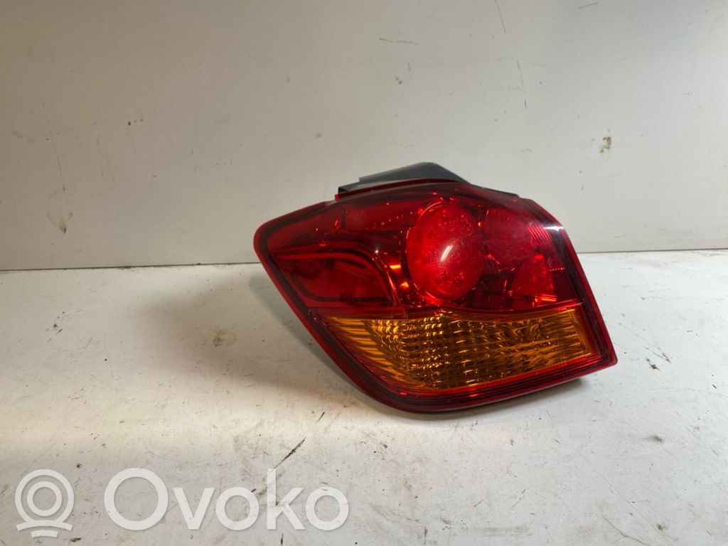Mitsubishi ASX Luci posteriori