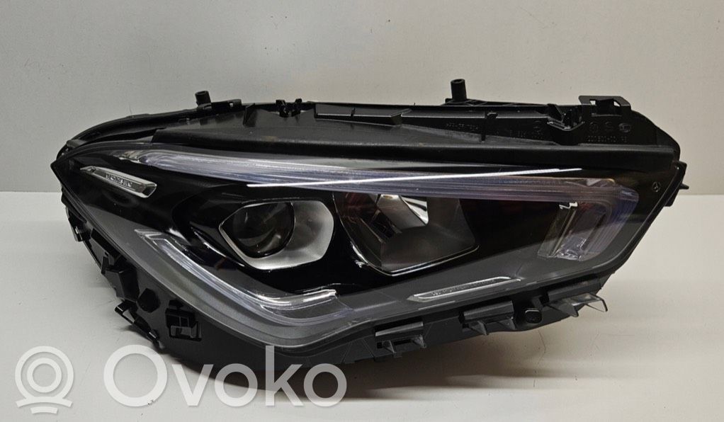 Mercedes-Benz CLA C118 X118 Lampa przednia 