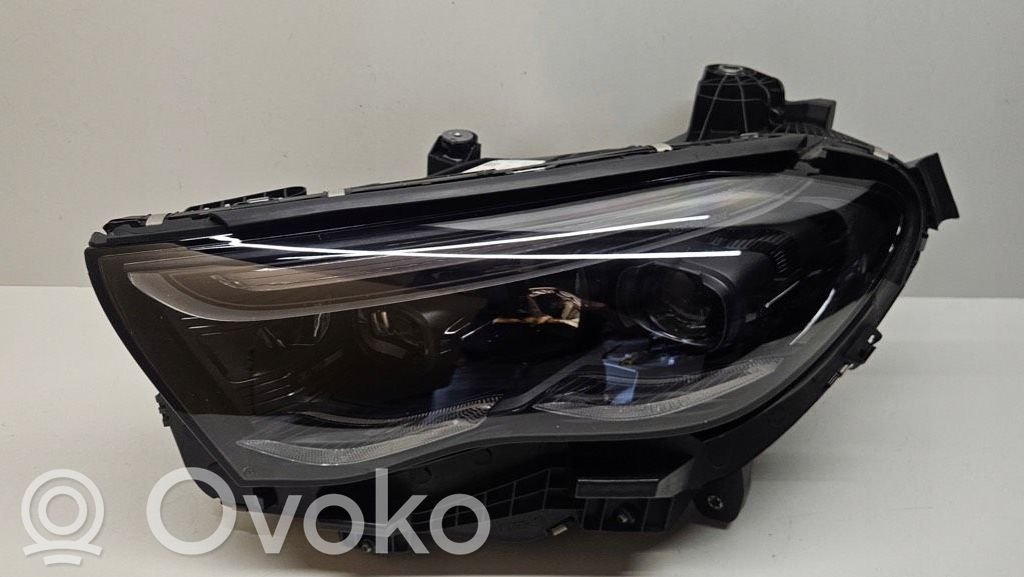 Mercedes-Benz E W214 Lampa przednia 
