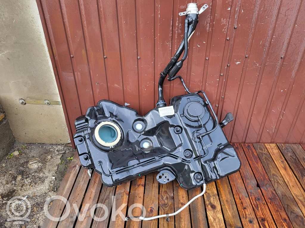 Audi A4 S4 B8 8K Zbiornik paliwa 