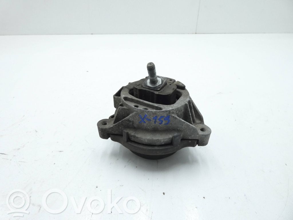 BMW 3 F30 F35 F31 Variklio pagalvė 