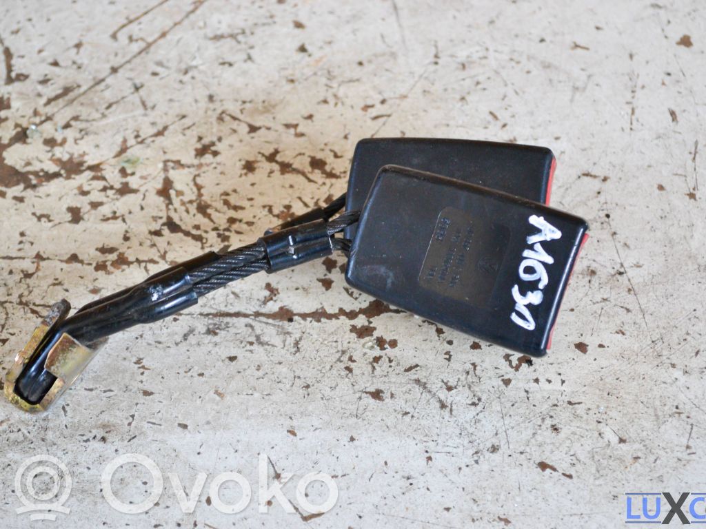 Volkswagen Golf IV Rear seatbelt buckle 