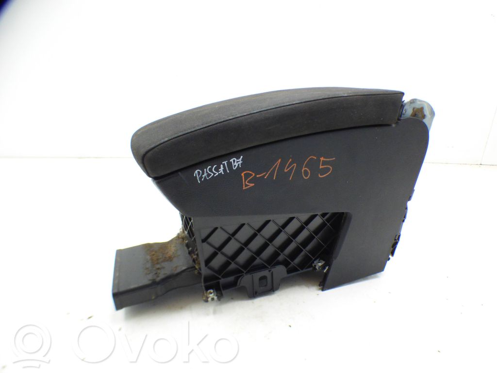Volkswagen PASSAT B7 Intercooler hose/pipe 