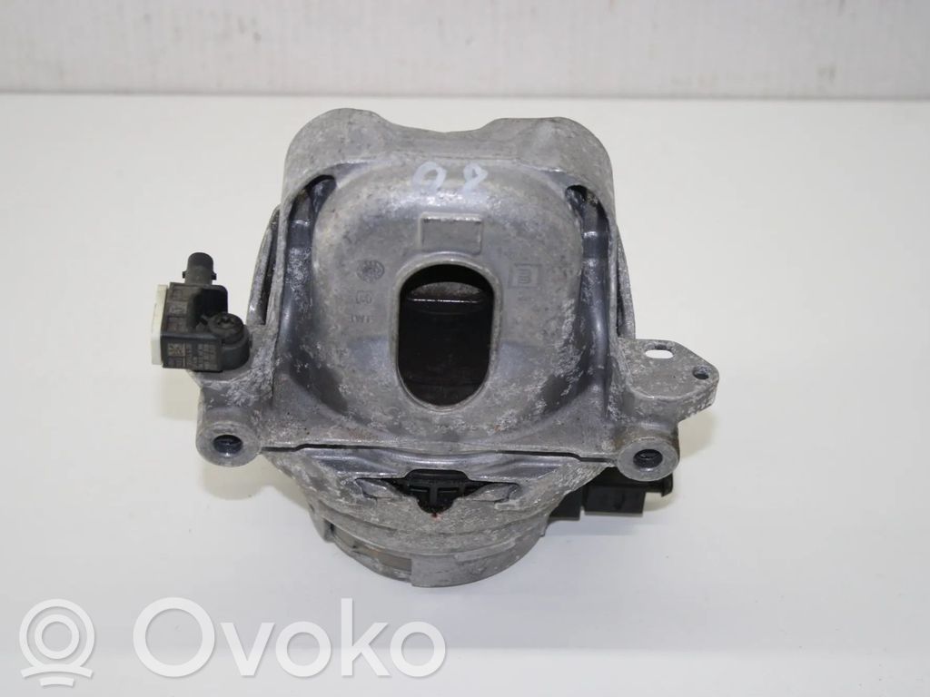 Engine mount bracket   SQ8,782215147918