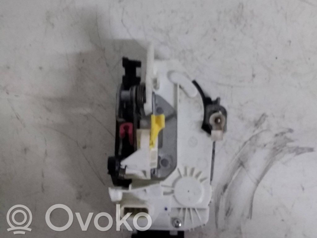 Chrysler Voyager Etuoven lukko 